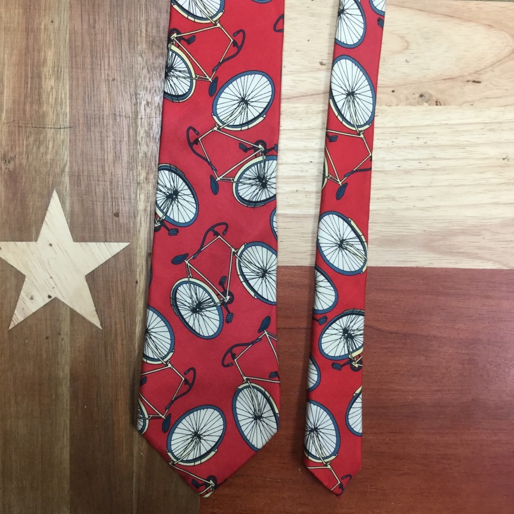 Lands’ End 100% Silk Bicycle Themed Men’s Tie.
